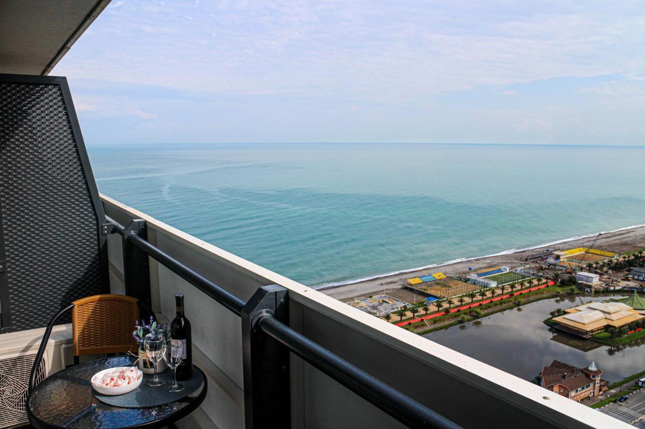 Orbi Batumi City Beach View Hotel Exteriör bild
