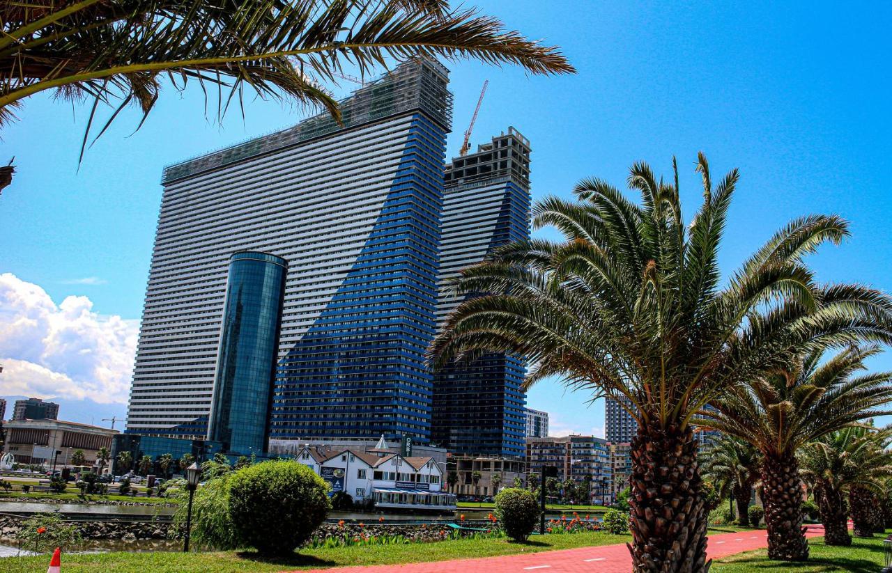 Orbi Batumi City Beach View Hotel Exteriör bild